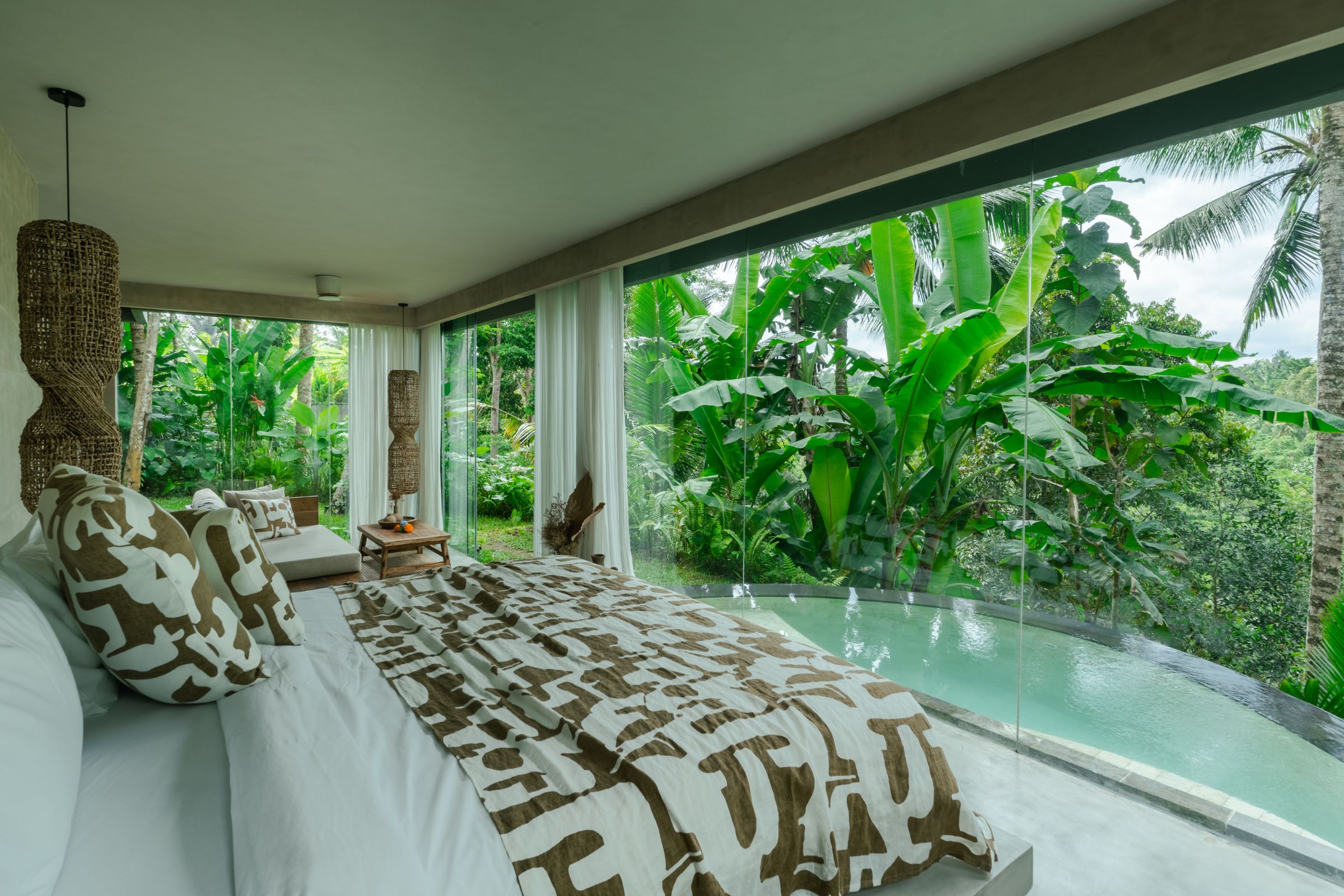 Utopia Ubud - Deluxe Suite With Private Pool Bedroom Side 1