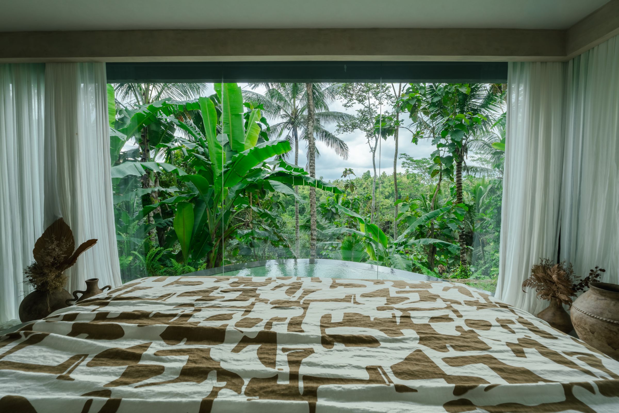 Deluxe Suite With Private Pool 10