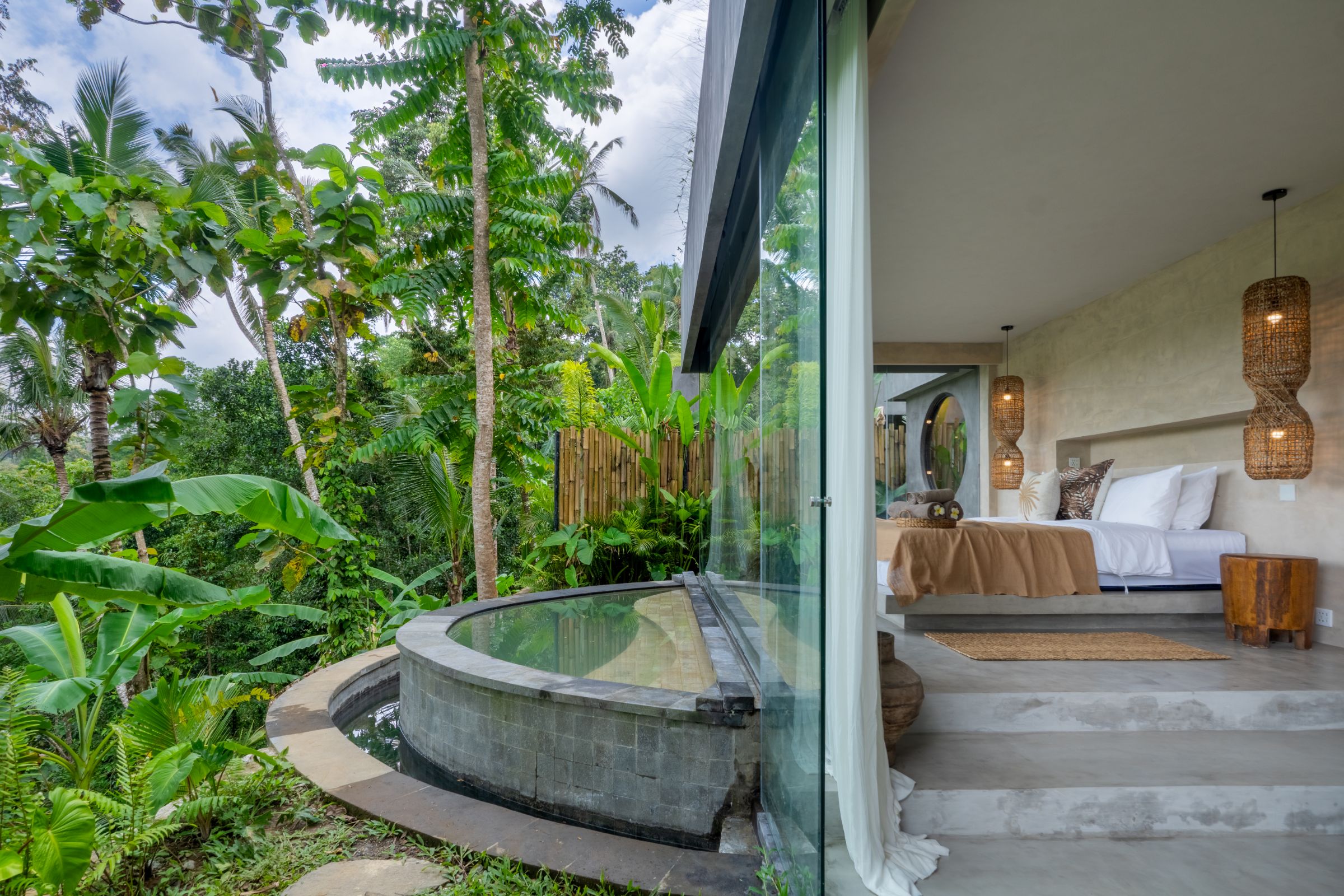 Deluxe Suite With Private Pool 14
