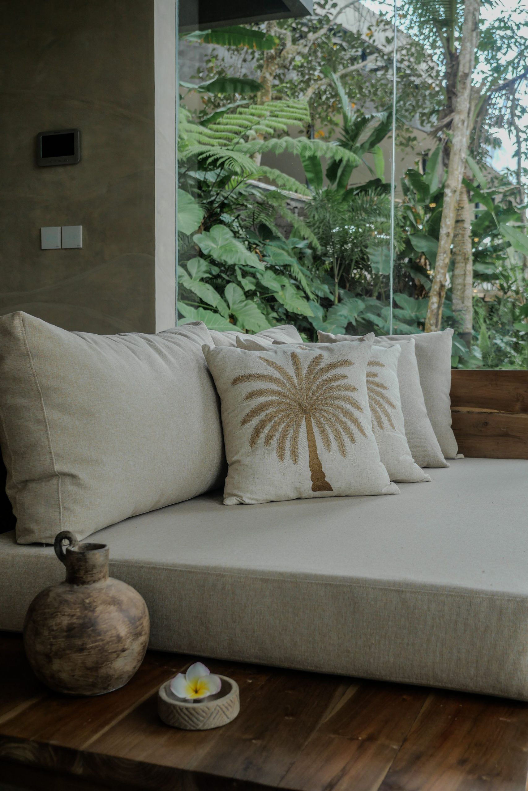 Deluxe Suite With Private Pool 24