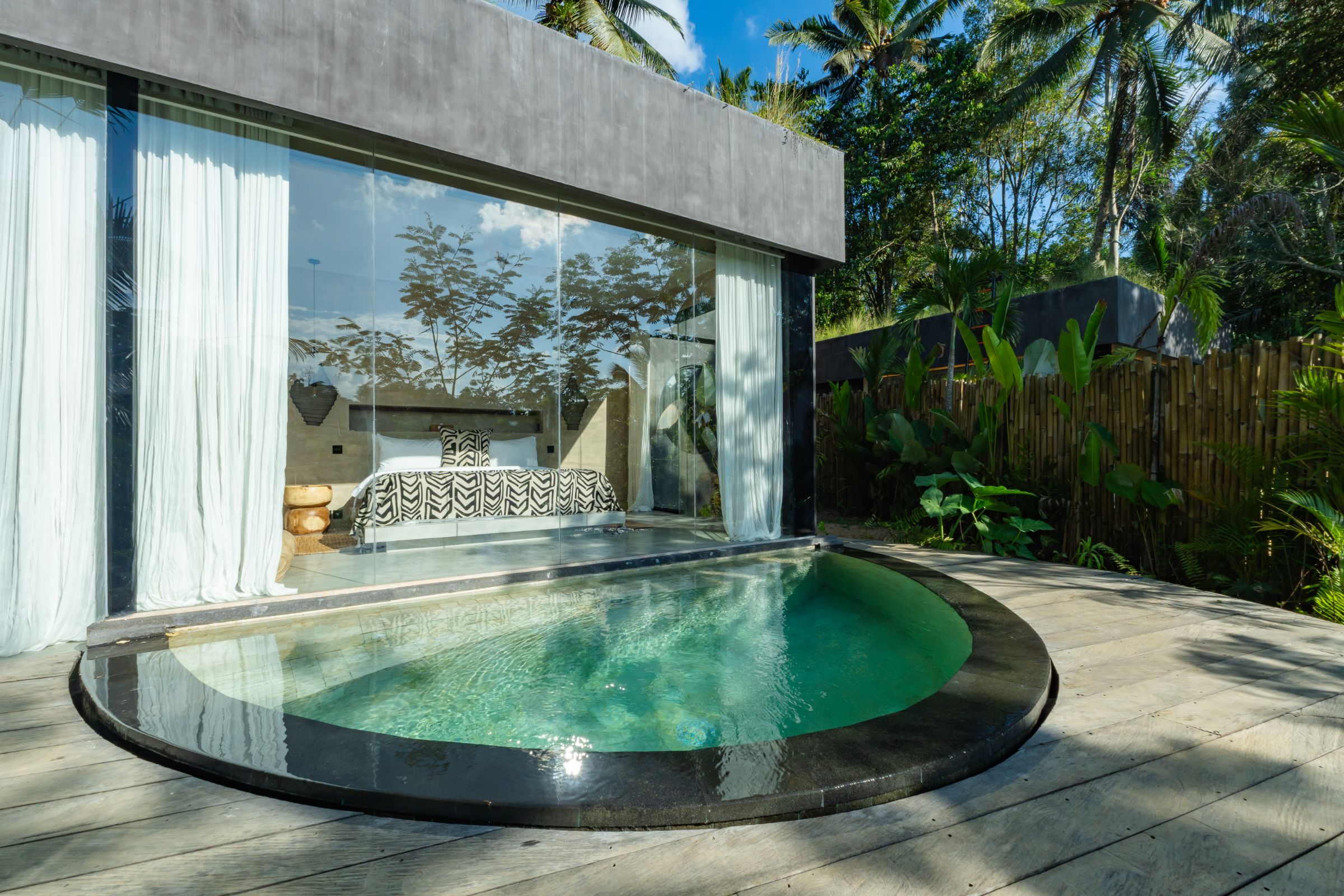 Grand Deluxe Suite With Private Pool 12