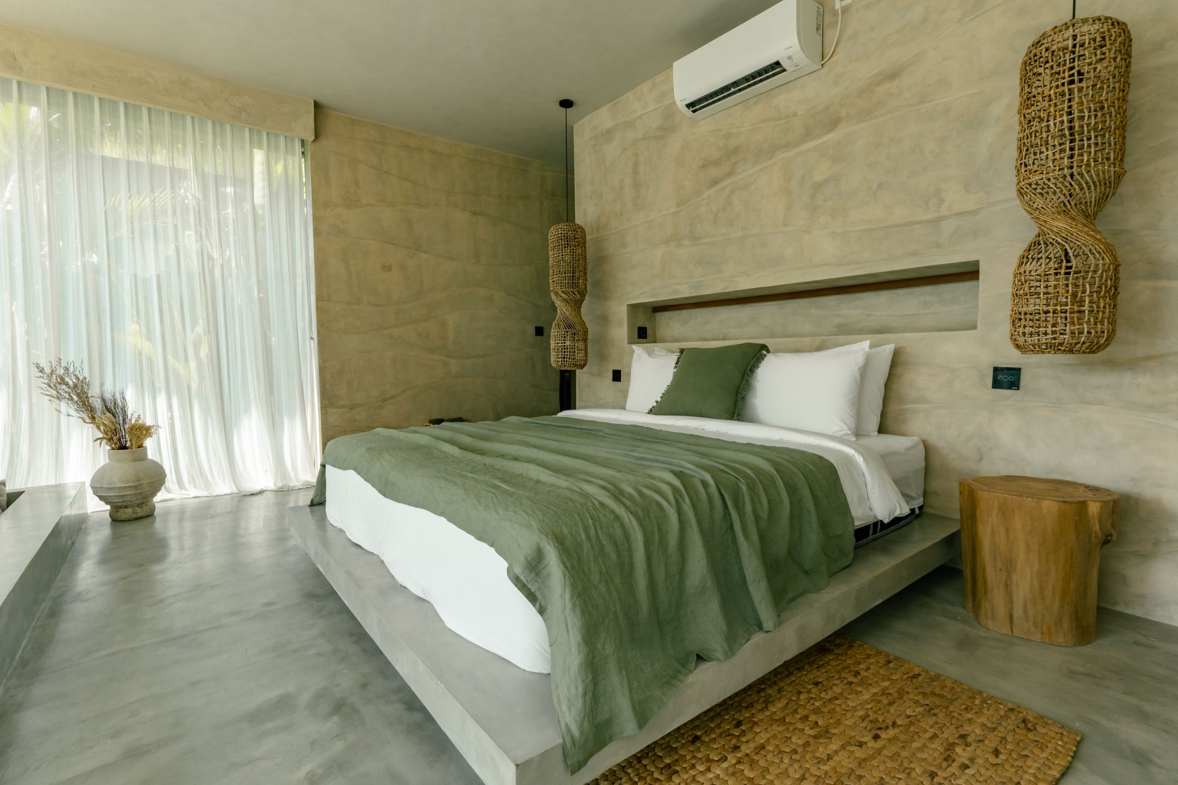 Grand Deluxe Suite With Private Pool 3