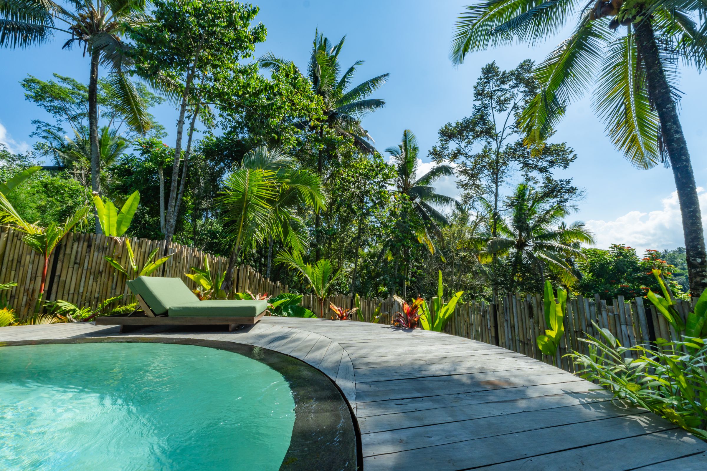 Grand Deluxe Suite With Private Pool & Bathtub 2