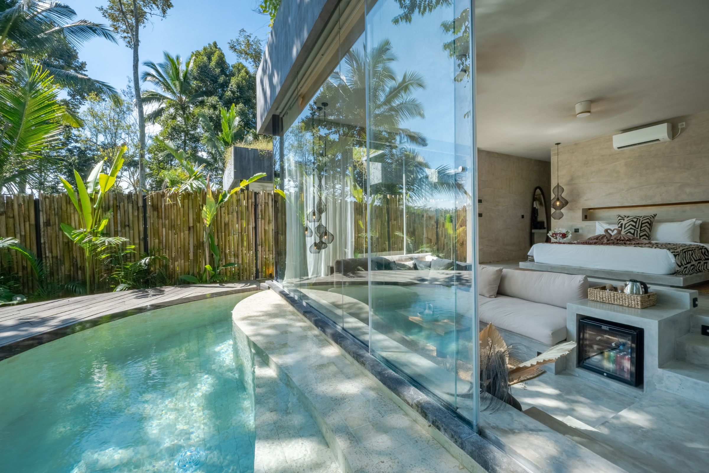 Grand Deluxe Suite With Private Pool & Bathtub