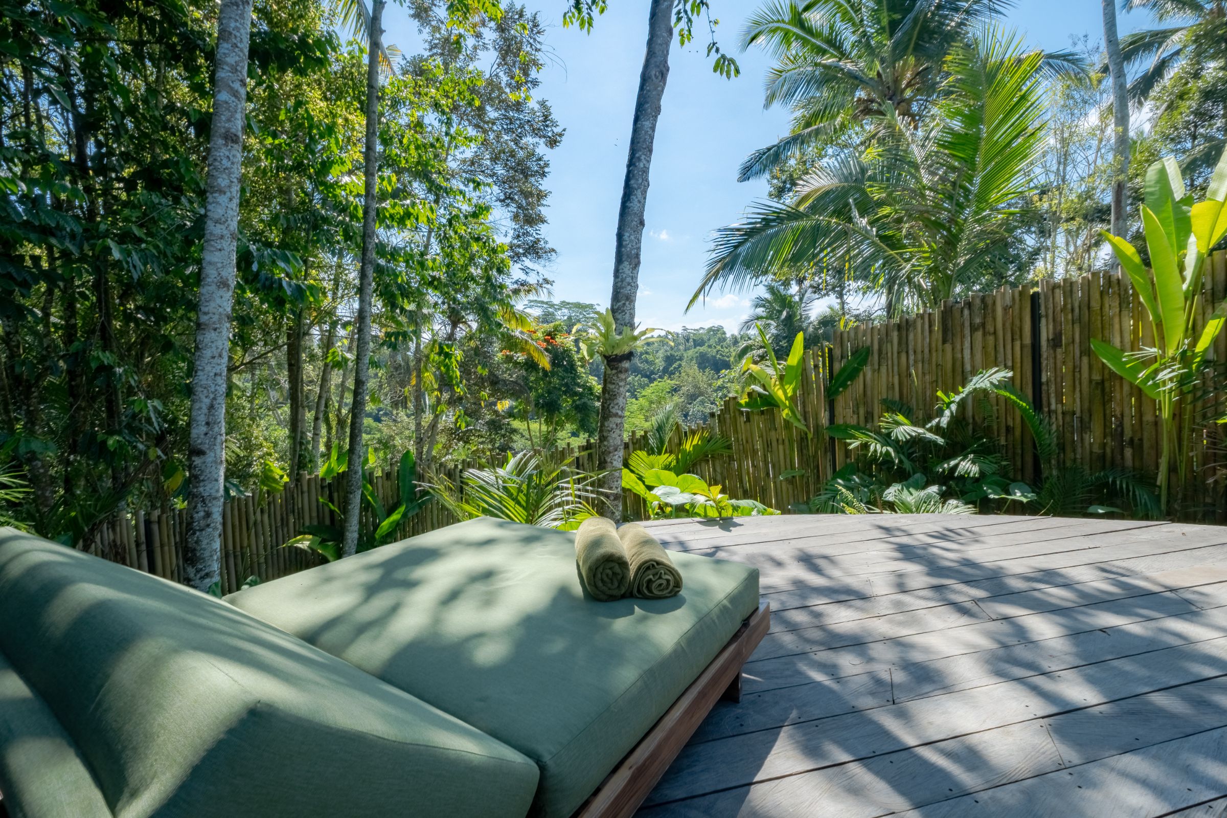 Grand Deluxe Suite With Private Pool & Bathtub 10
