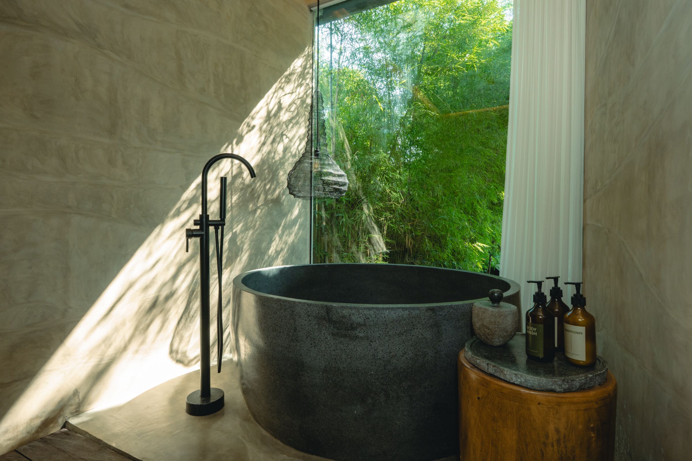 Grand Deluxe Suite With Private Pool & Bathtub 14